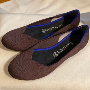 Beautiful burgundy Rothy’s 9.5
